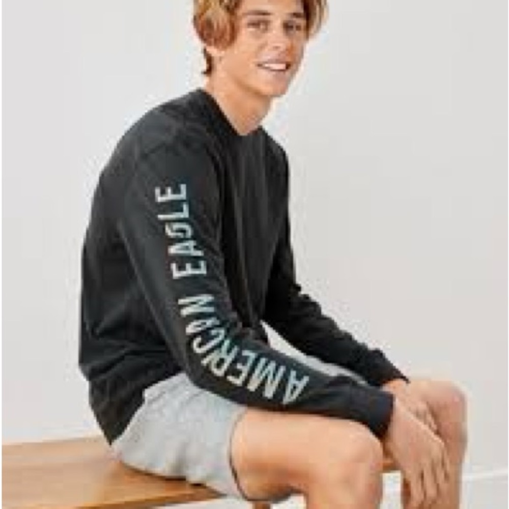 NWT American Eagle AE Photoreal Black Super Soft Long Sleeve Shirt Large - Picture 1 of 8